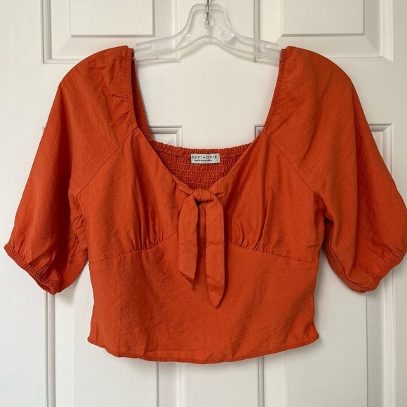 NWOT Paper Crane Rust Orange Puff Sleeve Tie Front Crop Top M - Picture 2 of 10